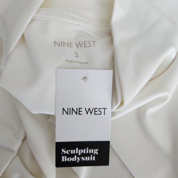 Nine West Sculpting Bodysuit Ivory Sleeveless Mock Neck Top Small - Picture 6 of 9
